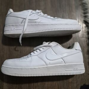 Men's White Nike Air Sneakers